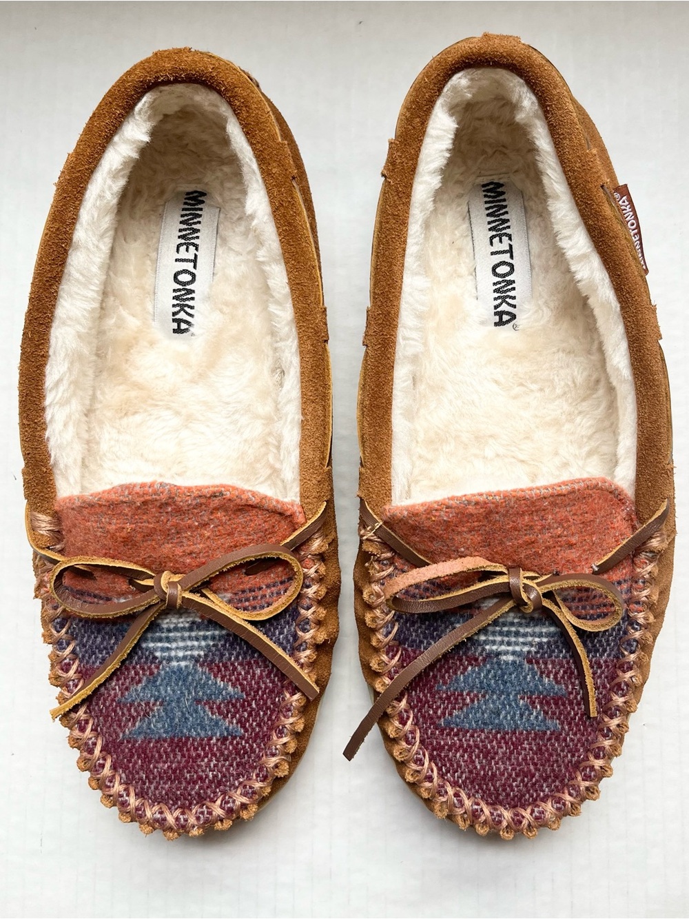 Minnetonka Tilia Southwestern Faux Fur Lined Slippers. Brown Suede. Women’s Sz 8